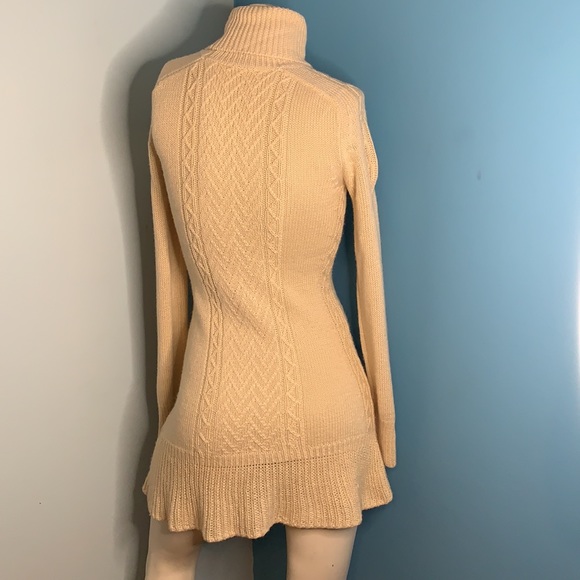 Theory  Dashana Leuna tall petite turtleneck sweater dress in off-white - Picture 4 of 8